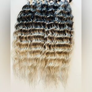 This set includes 8pieces of two-tone Gray and black extensions, measure 20inch